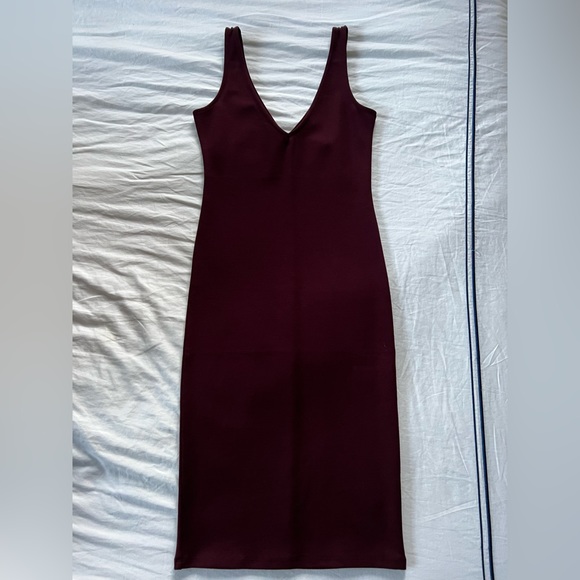 Double v neck burgundy midi dress - Picture 2 of 2